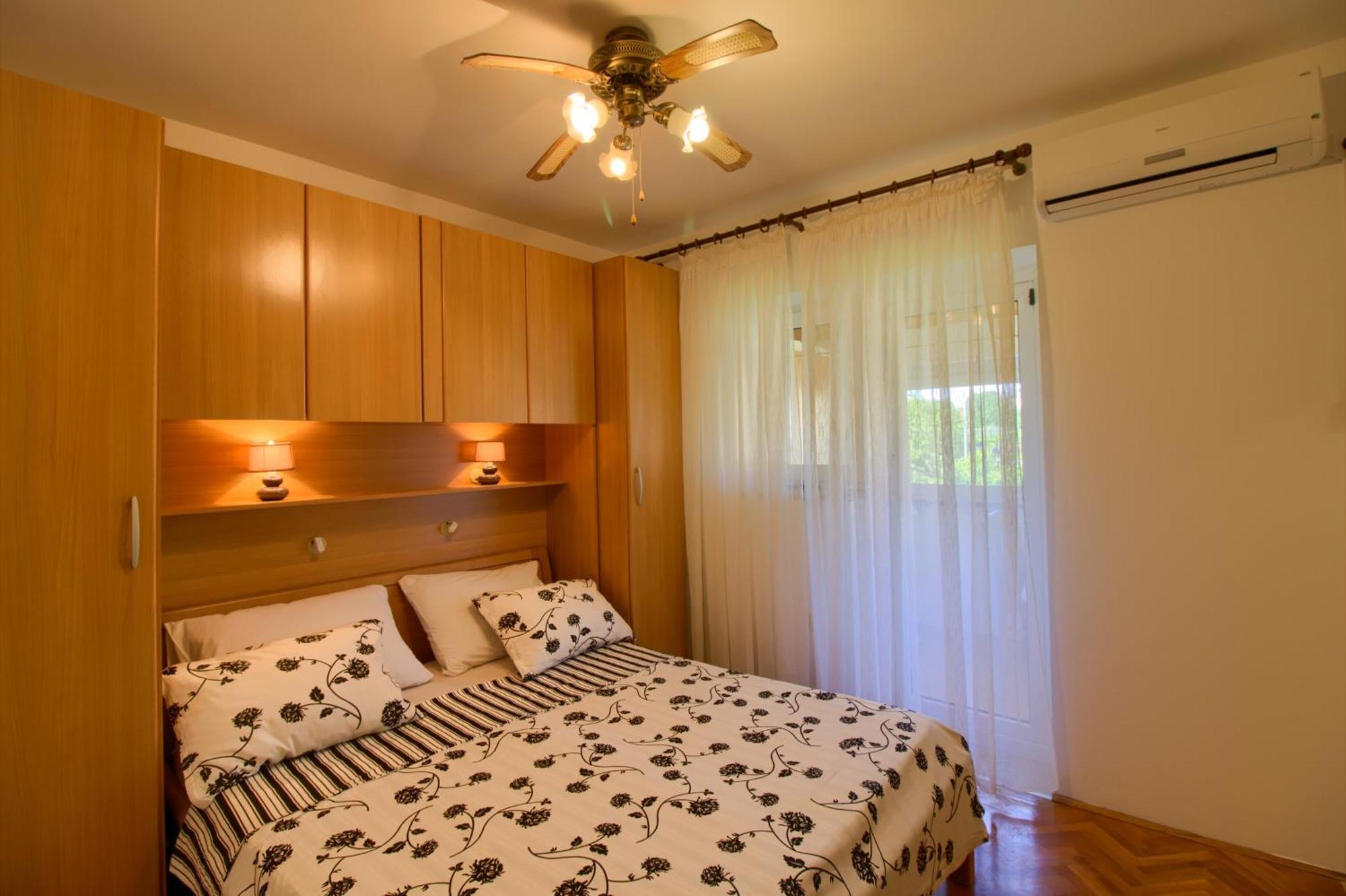 Apartments Sosic II Ровин Екстериор снимка