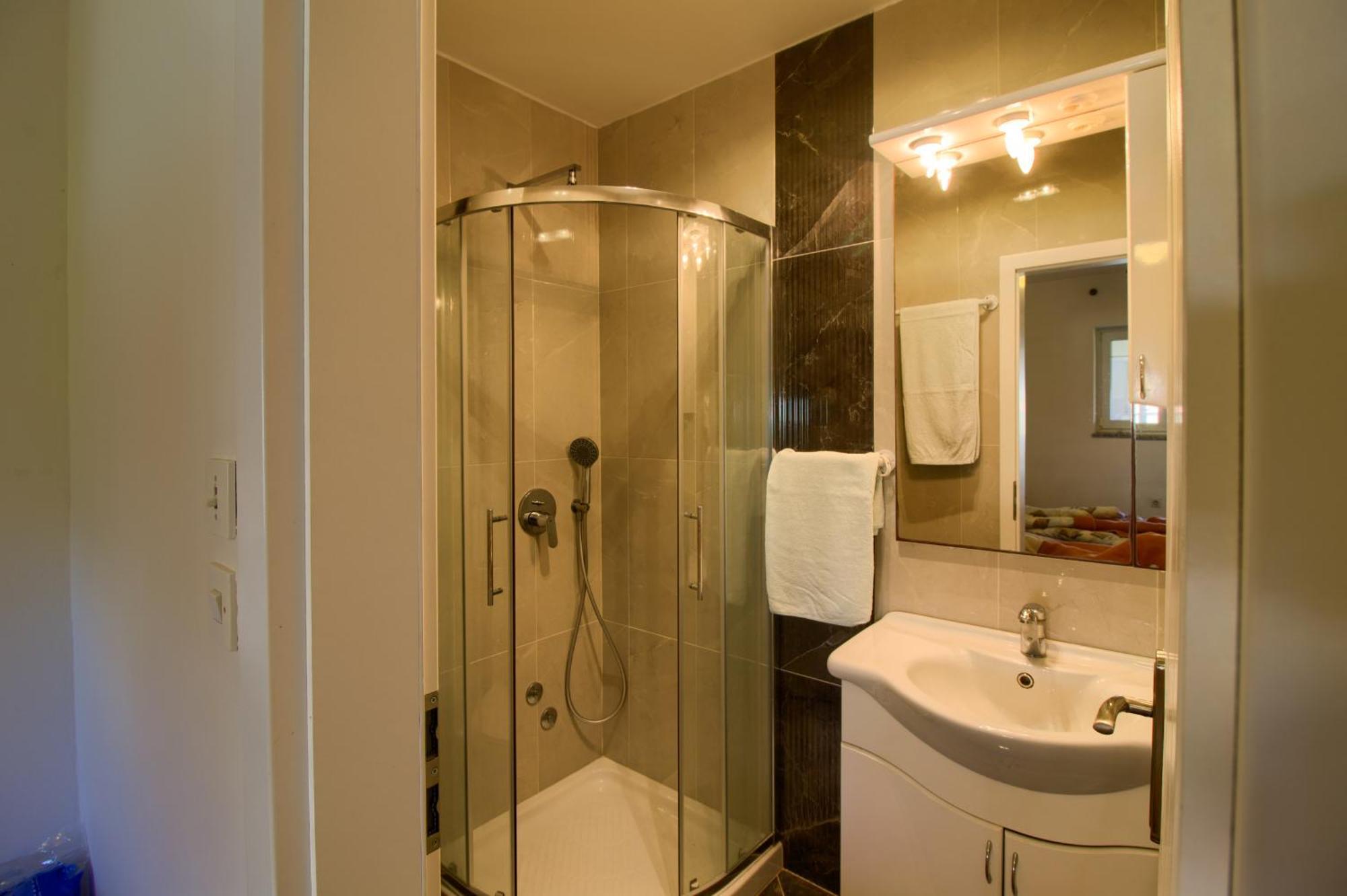 Apartments Sosic II Ровин Екстериор снимка