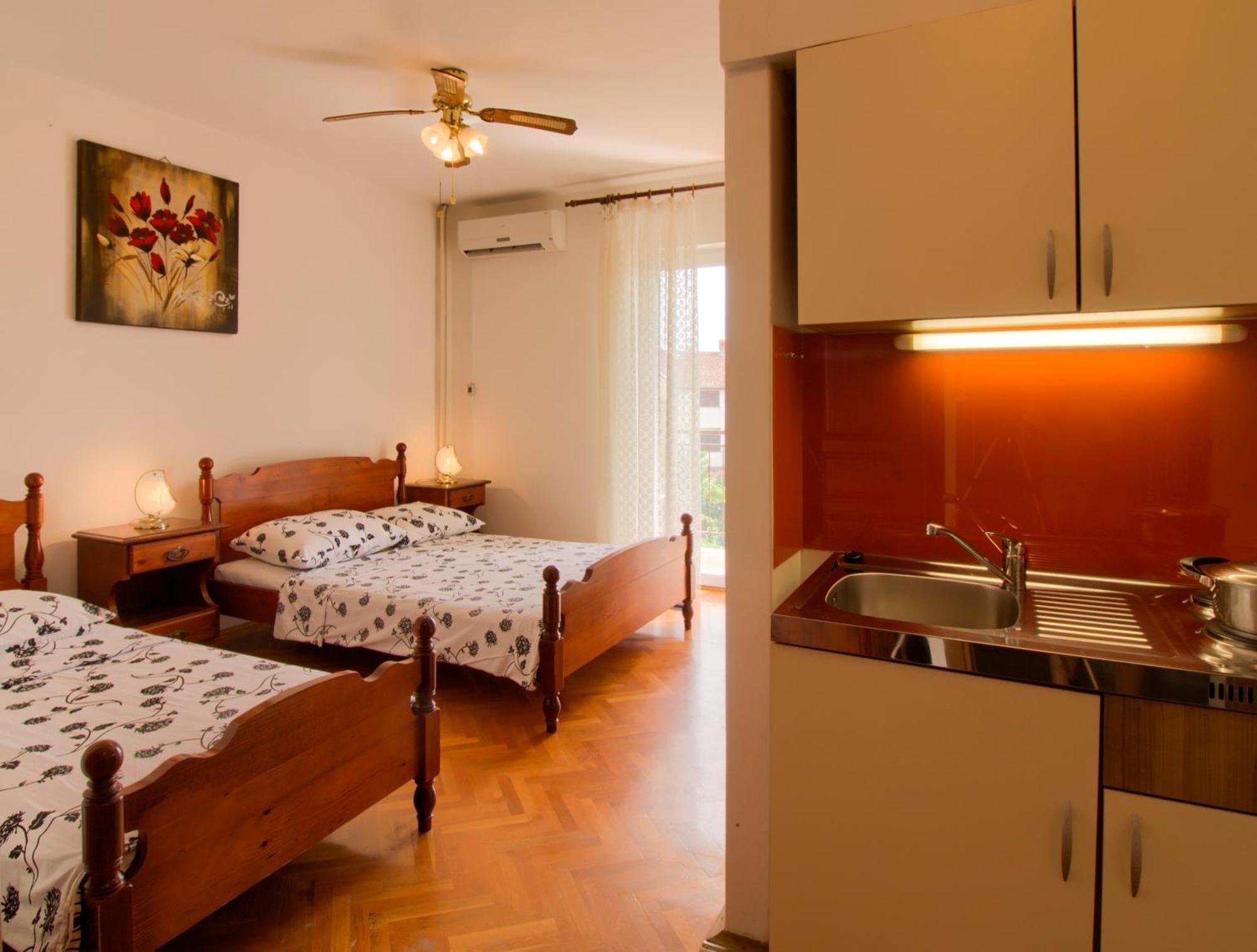 Apartments Sosic II Ровин Екстериор снимка