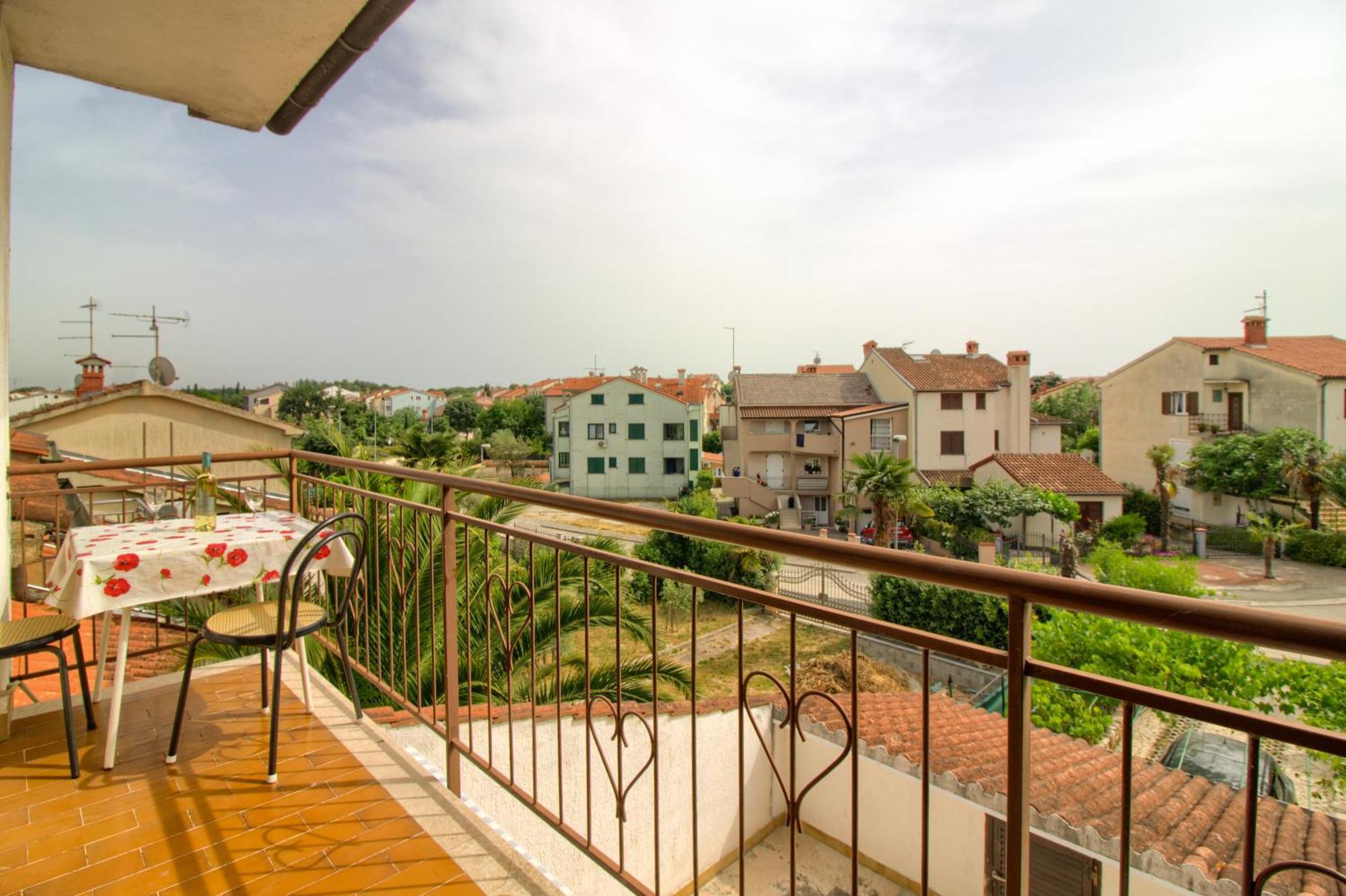 Apartments Sosic II Ровин Екстериор снимка
